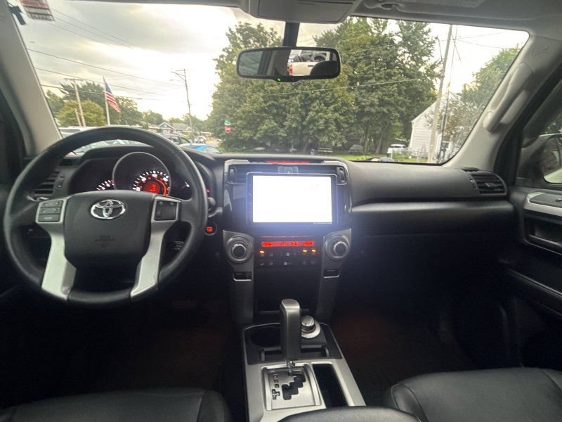 Used 2011 Toyota 4Runner Limited AWD/4WD image 21