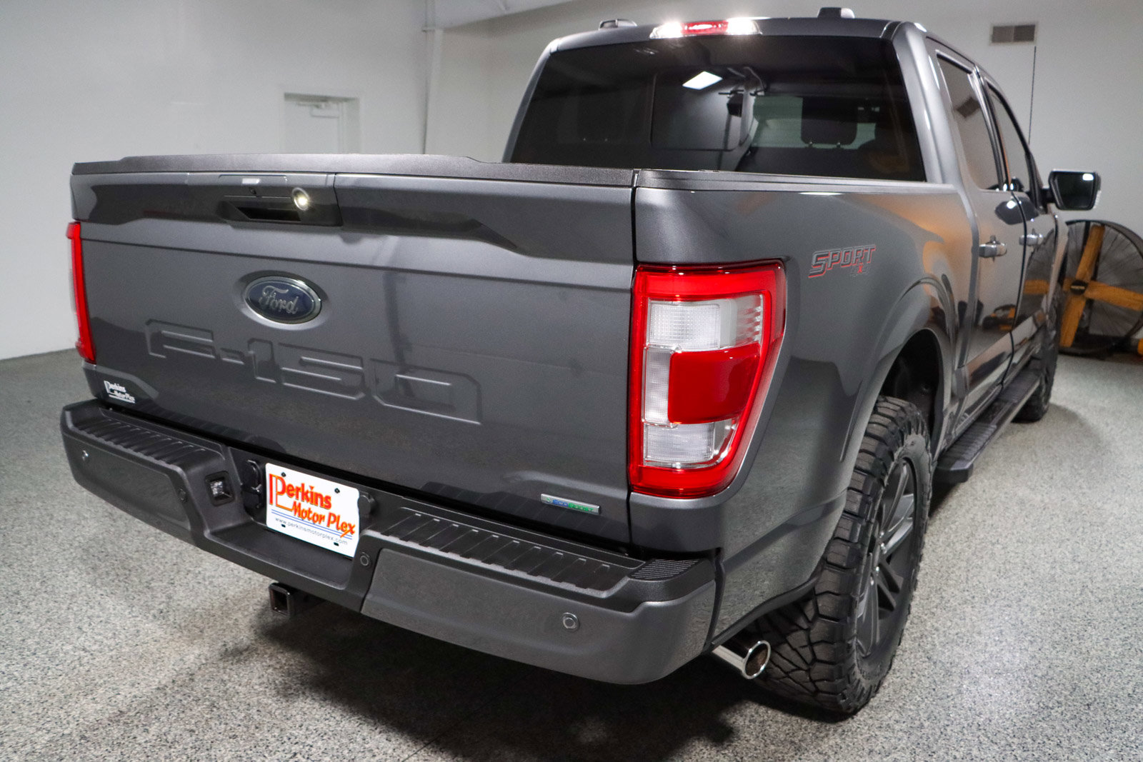 Used 2023 Ford F150 Lariat w/ Equipment Group 502A High image 8