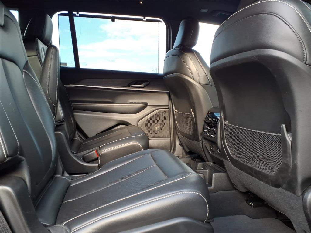 Certified 2024 Jeep Grand Cherokee L Limited w/ Luxury Tech Group II image 11