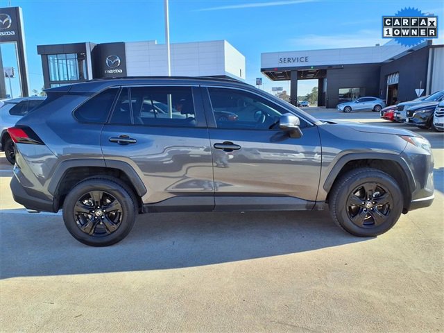 Used 2022 Toyota RAV4 XLE image 4