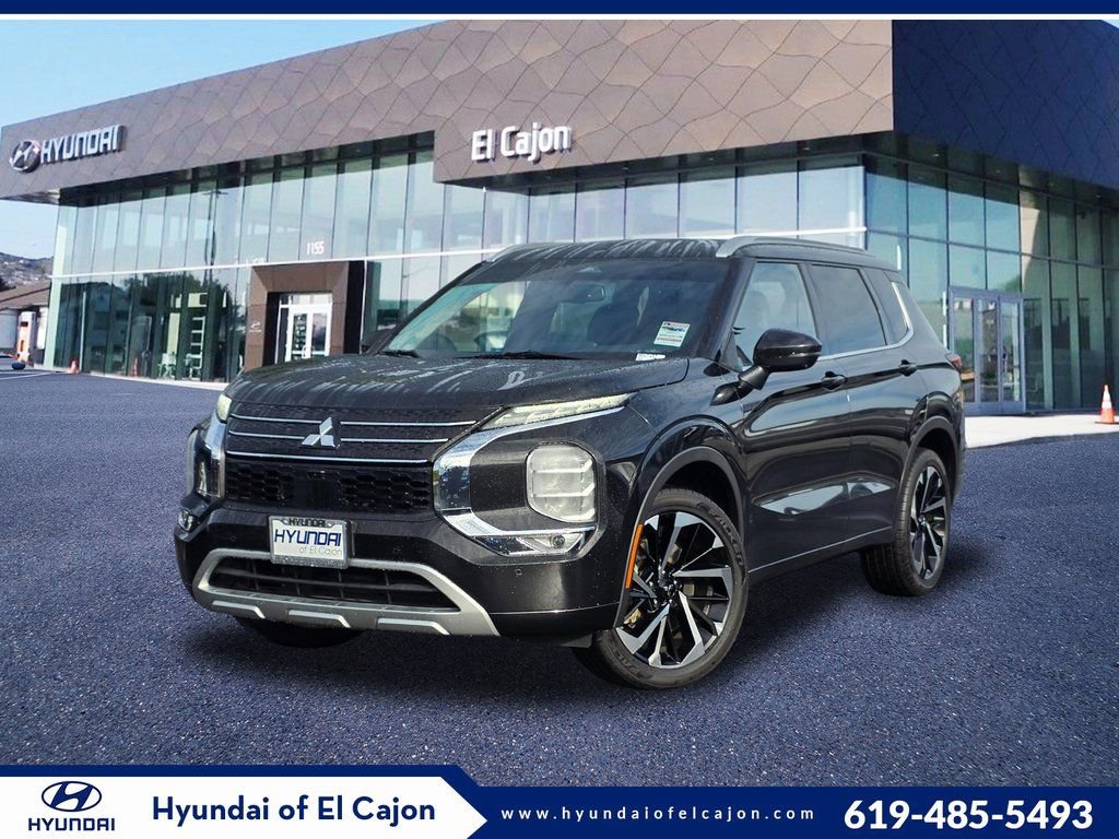 Used 2023 Mitsubishi Outlander SEL image 1