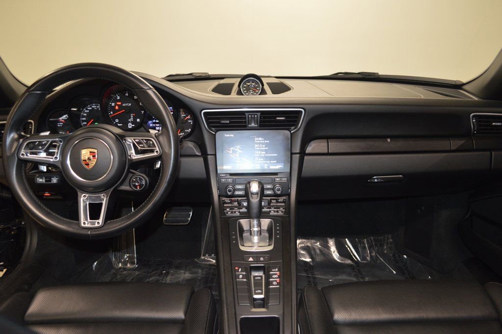 Certified 2019 Porsche 911 Targa 4 GTS AWD/4WD image 34