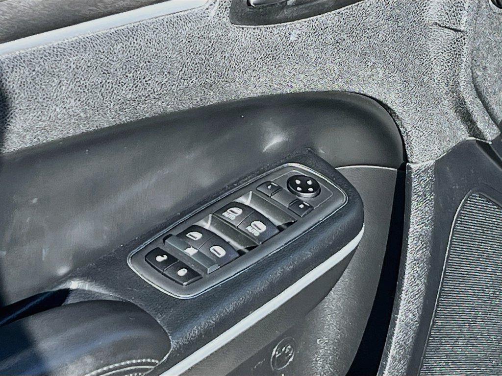 Used 2020 Chrysler 300 Touring w/ Sport Appearance Package RWD image 17