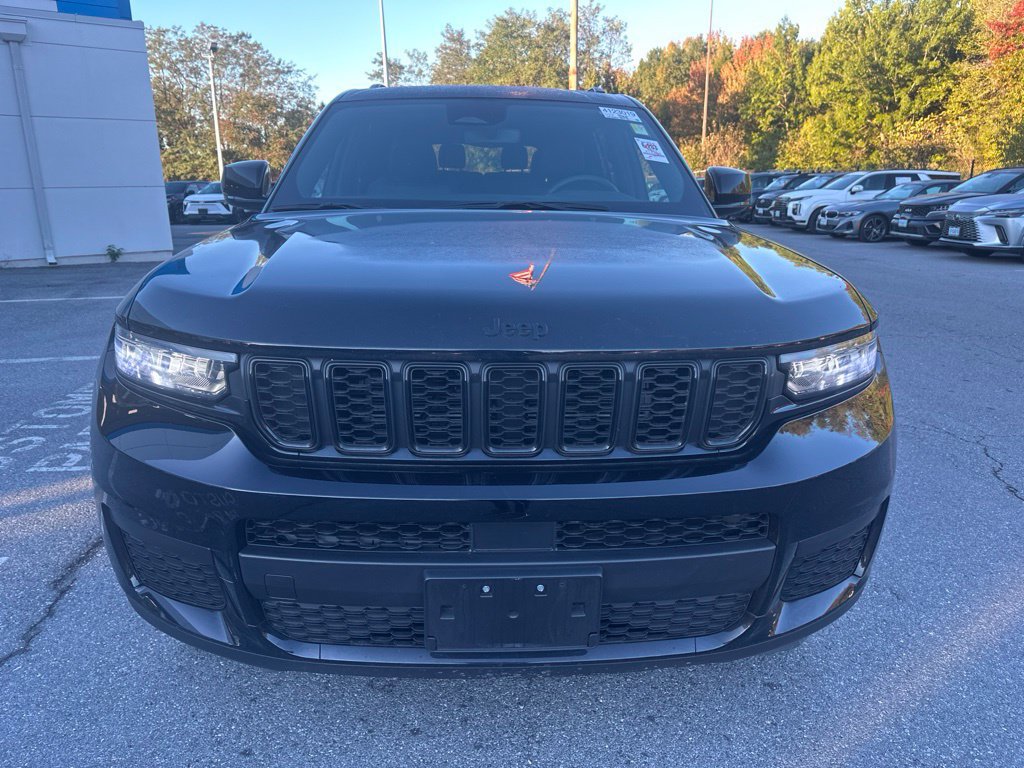 Used 2023 Jeep Grand Cherokee L Laredo AWD/4WD image 2