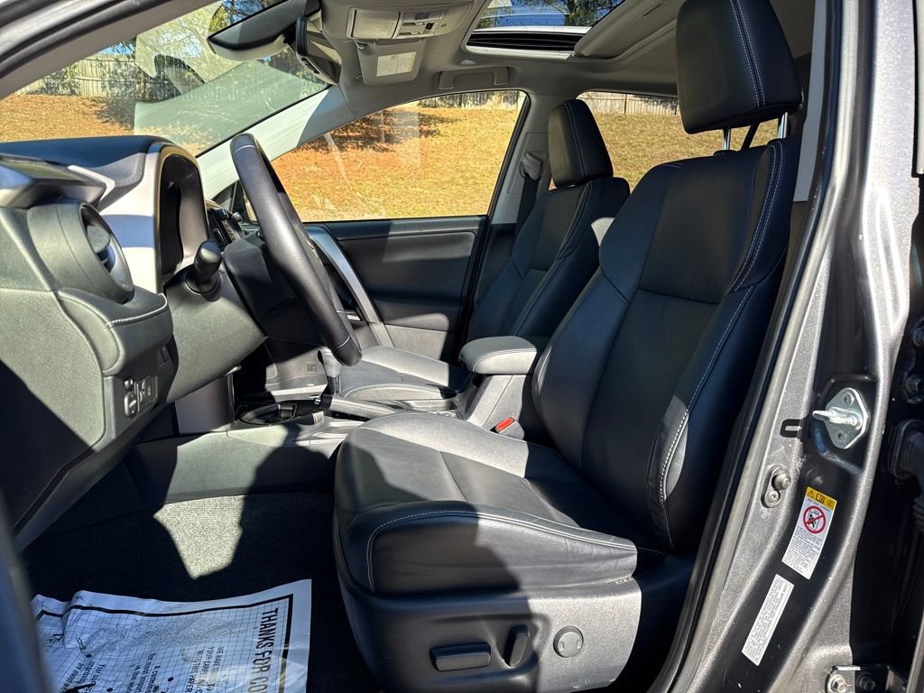 Used 2016 Toyota RAV4 Limited image 10