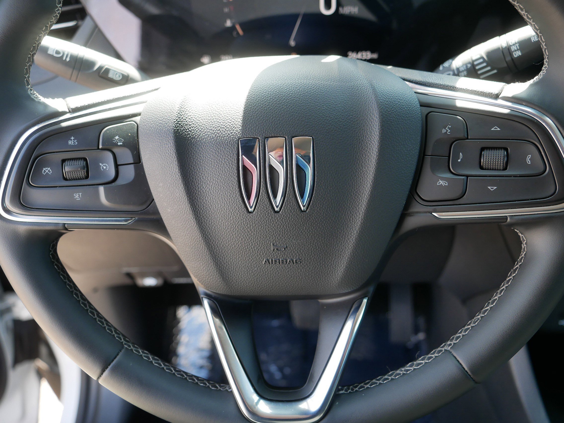 Used 2025 Buick Encore GX Preferred AWD/4WD image 25