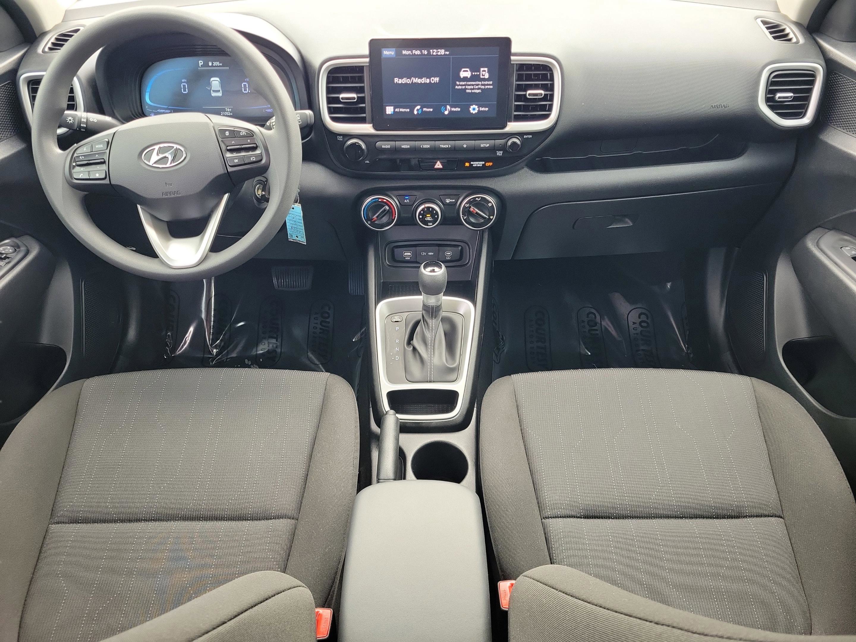 Certified 2023 Hyundai Venue SE image 12