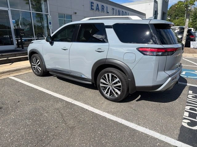 Used 2022 Nissan Pathfinder Platinum w/ Cargo Package AWD/4WD image 3