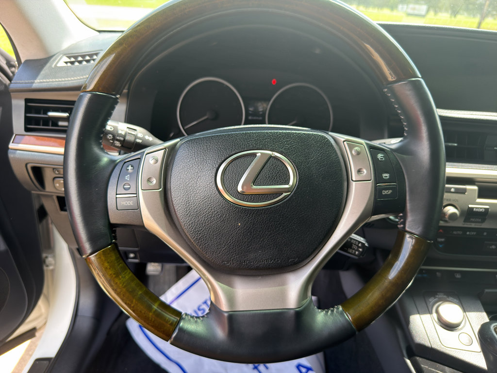 Used 2013 Lexus ES 350 w/ Luxury Pkg FWD image 11