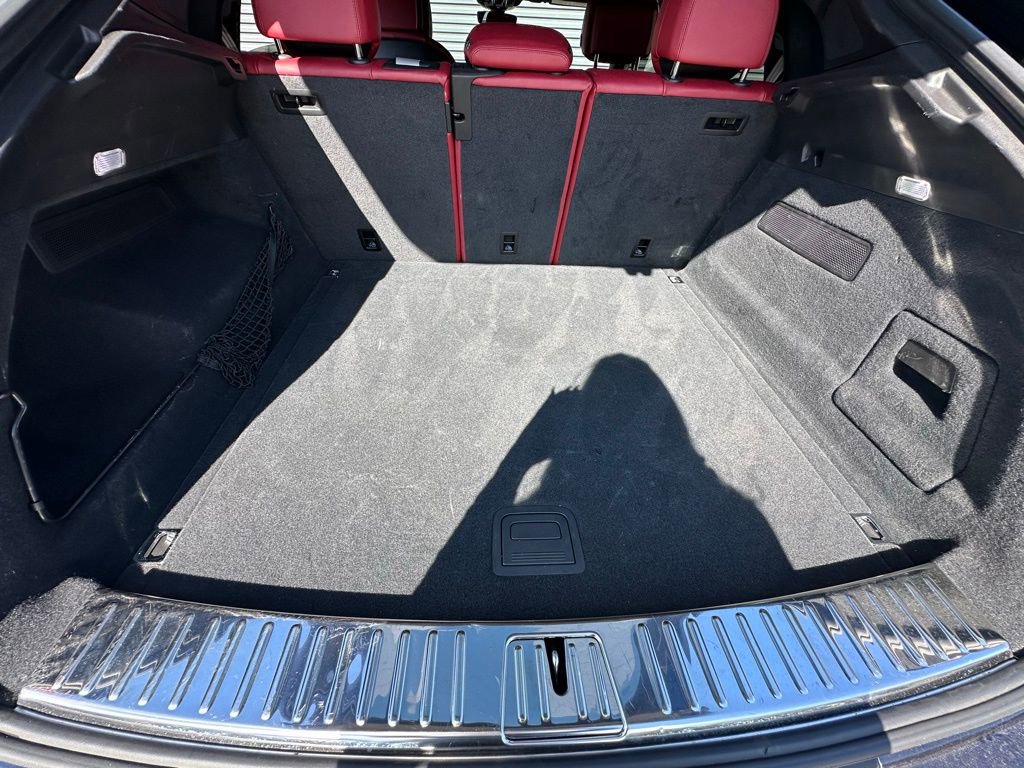 Certified 2023 Porsche Cayenne Platinum Edition image 38