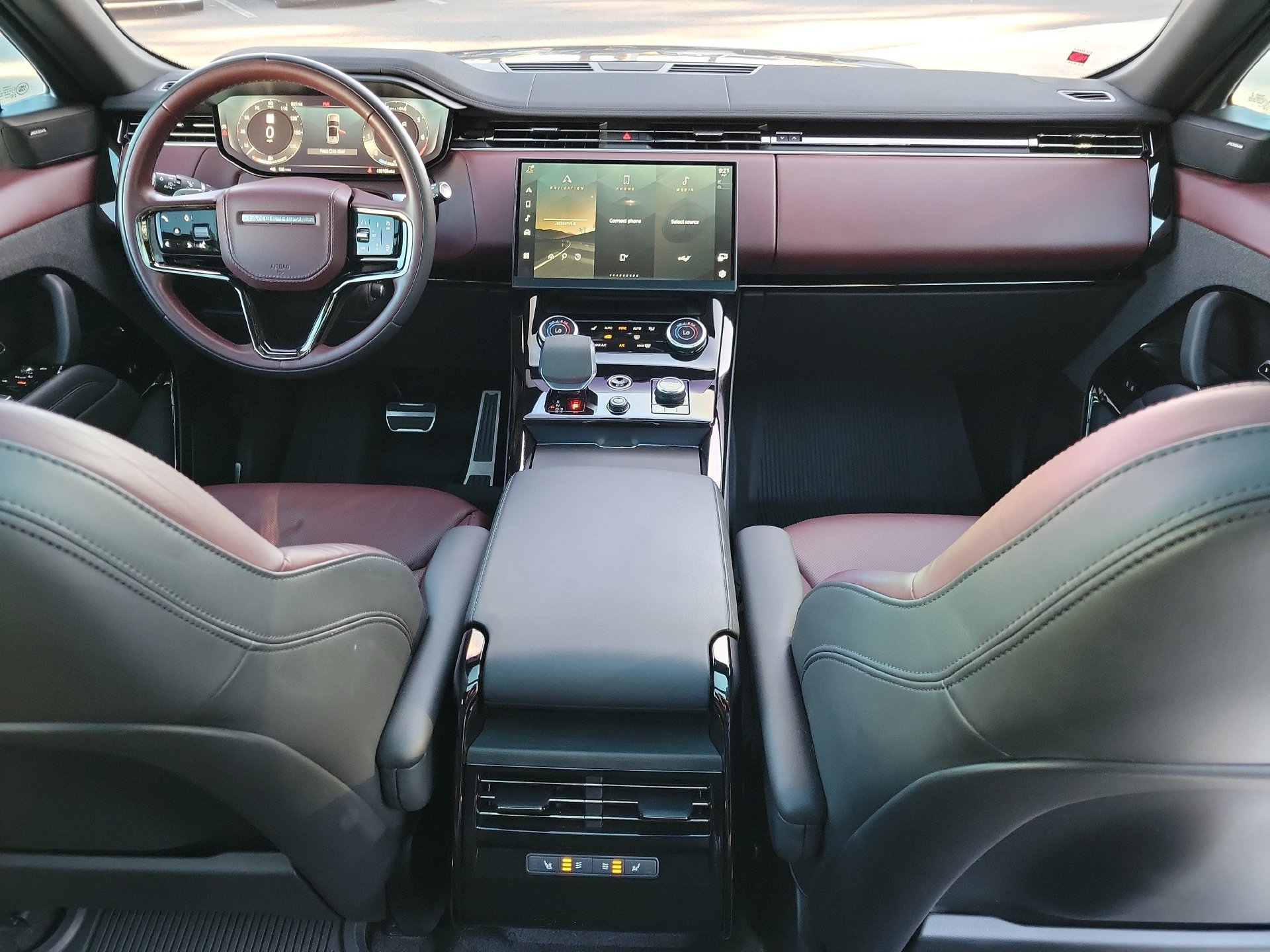 Used 2023 Land Rover Range Rover Sport SE Dynamic AWD/4WD image 4