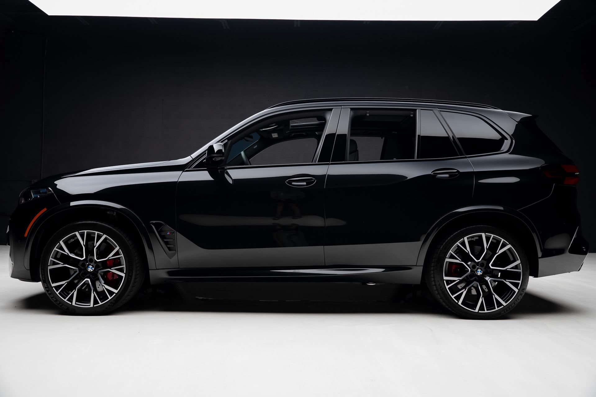 Used 2024 BMW X5 M Competition w/ Executive Package AWD/4WD image 18