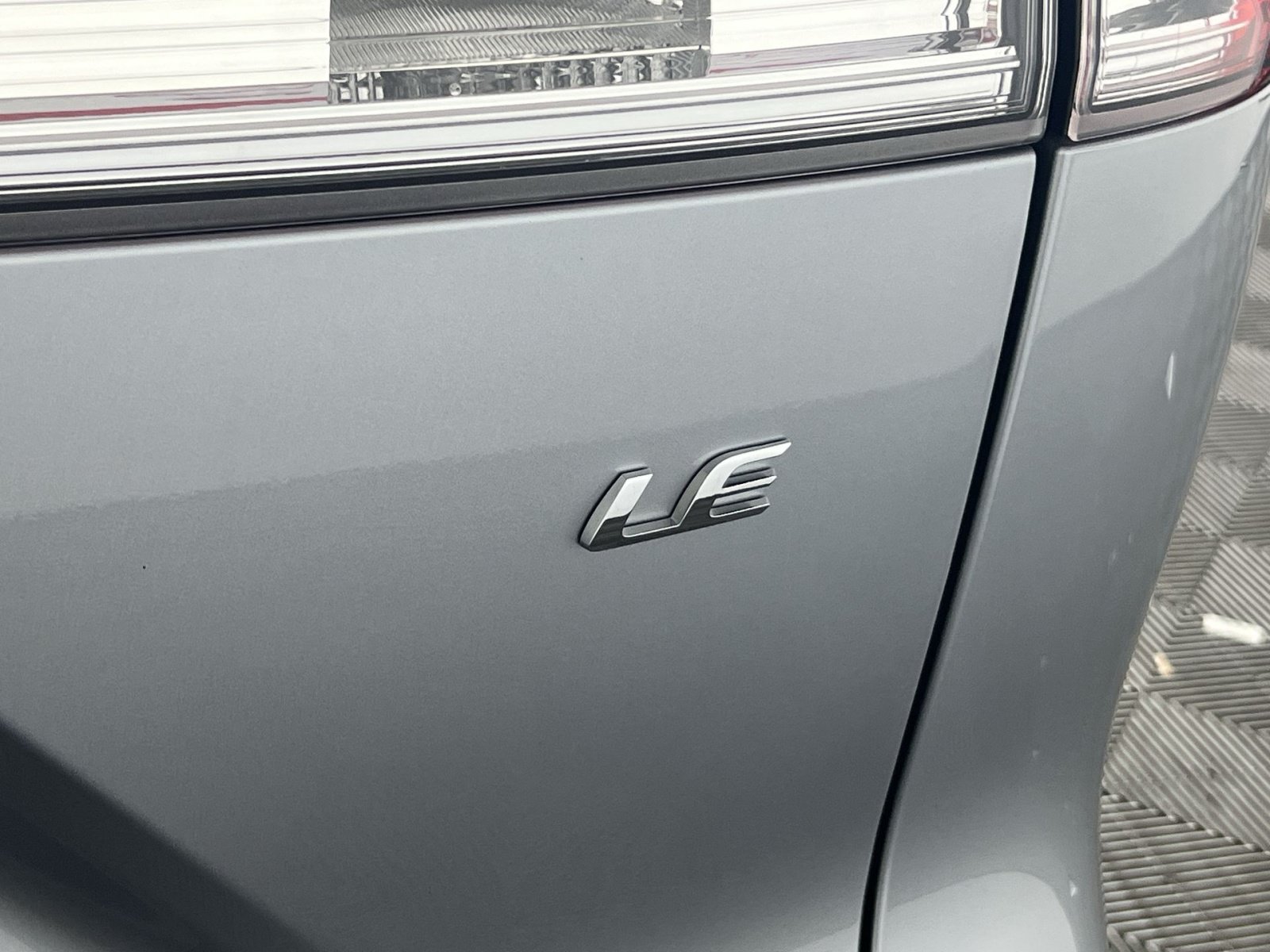 Used 2025 Toyota Corolla Cross LE FWD image 27