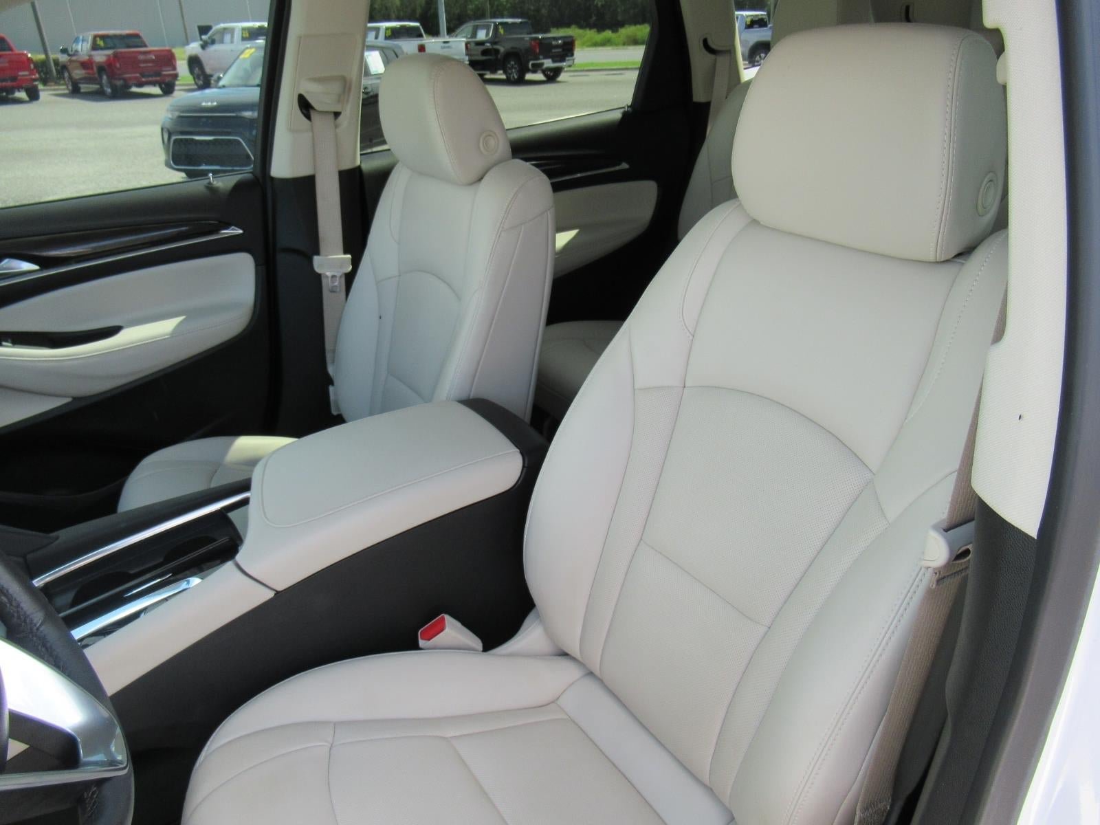 Used 2023 Buick Enclave Essence FWD image 19