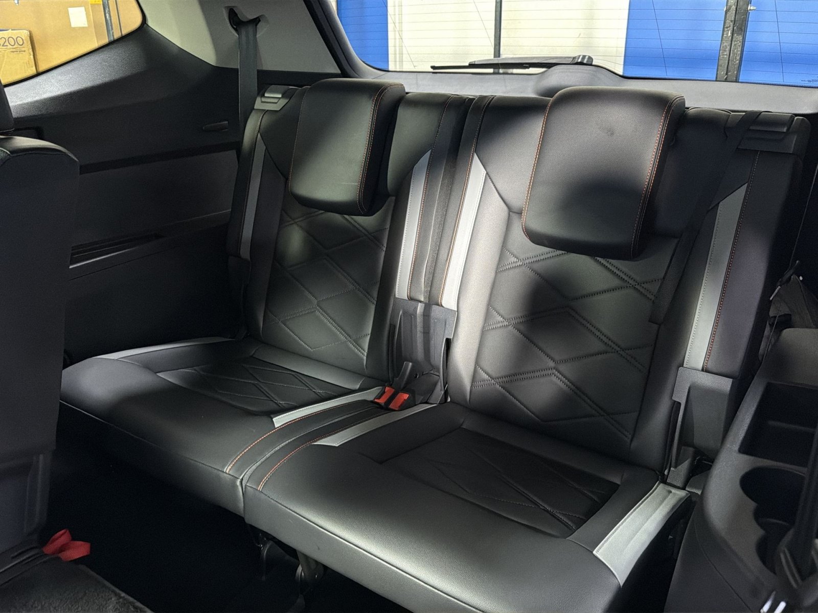 Used 2024 Volkswagen Atlas Peak Edition SEL AWD/4WD image 31