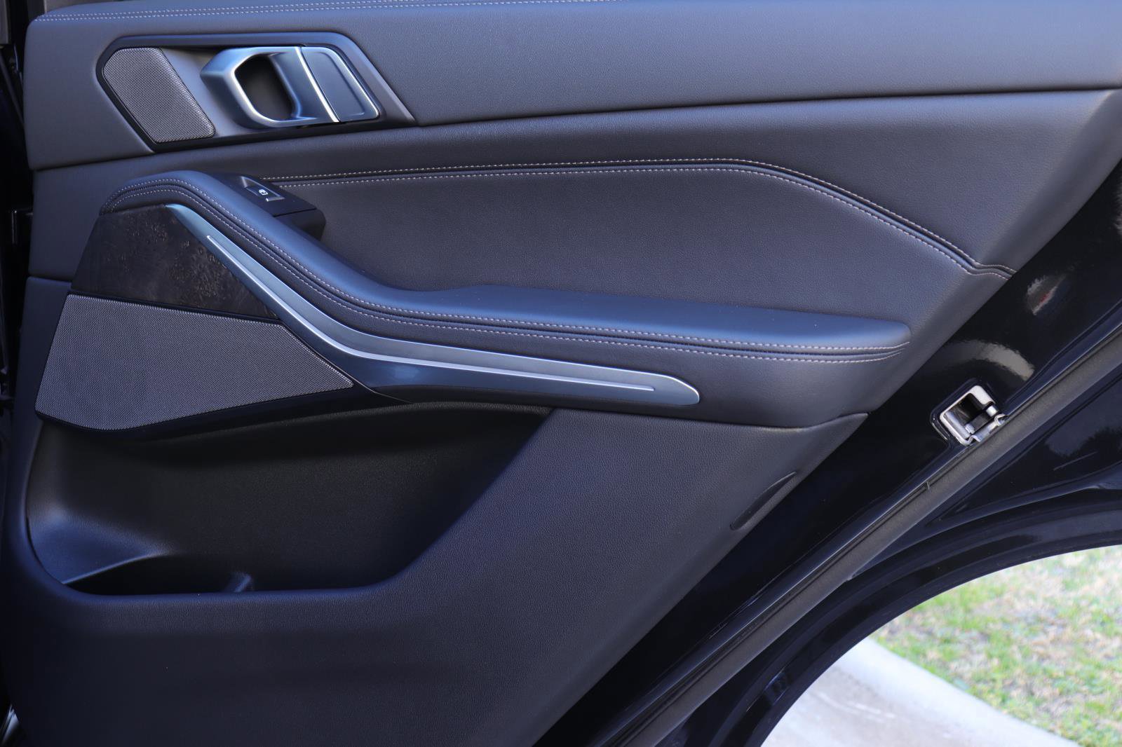 Used 2025 BMW X5 xDrive40i w/ Premium Package image 22