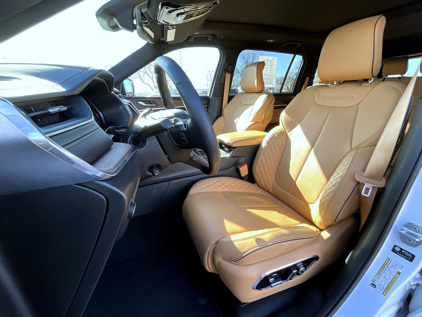 Certified 2025 Jeep Grand Cherokee L Summit w/ Obsidian Package image 11