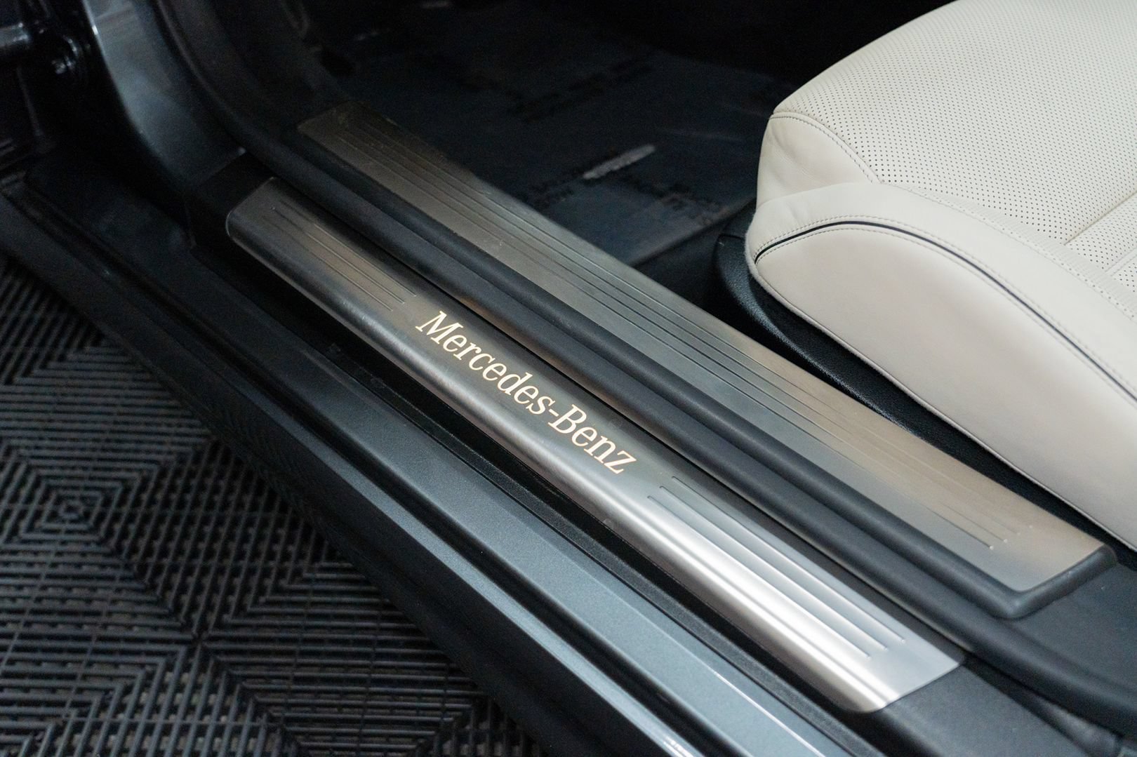 Used 2013 Mercedes-Benz SL 550 image 22