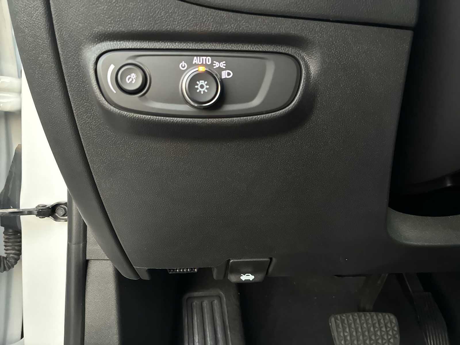 Certified 2022 Chevrolet Equinox RS w/ RS Leather Package image 18