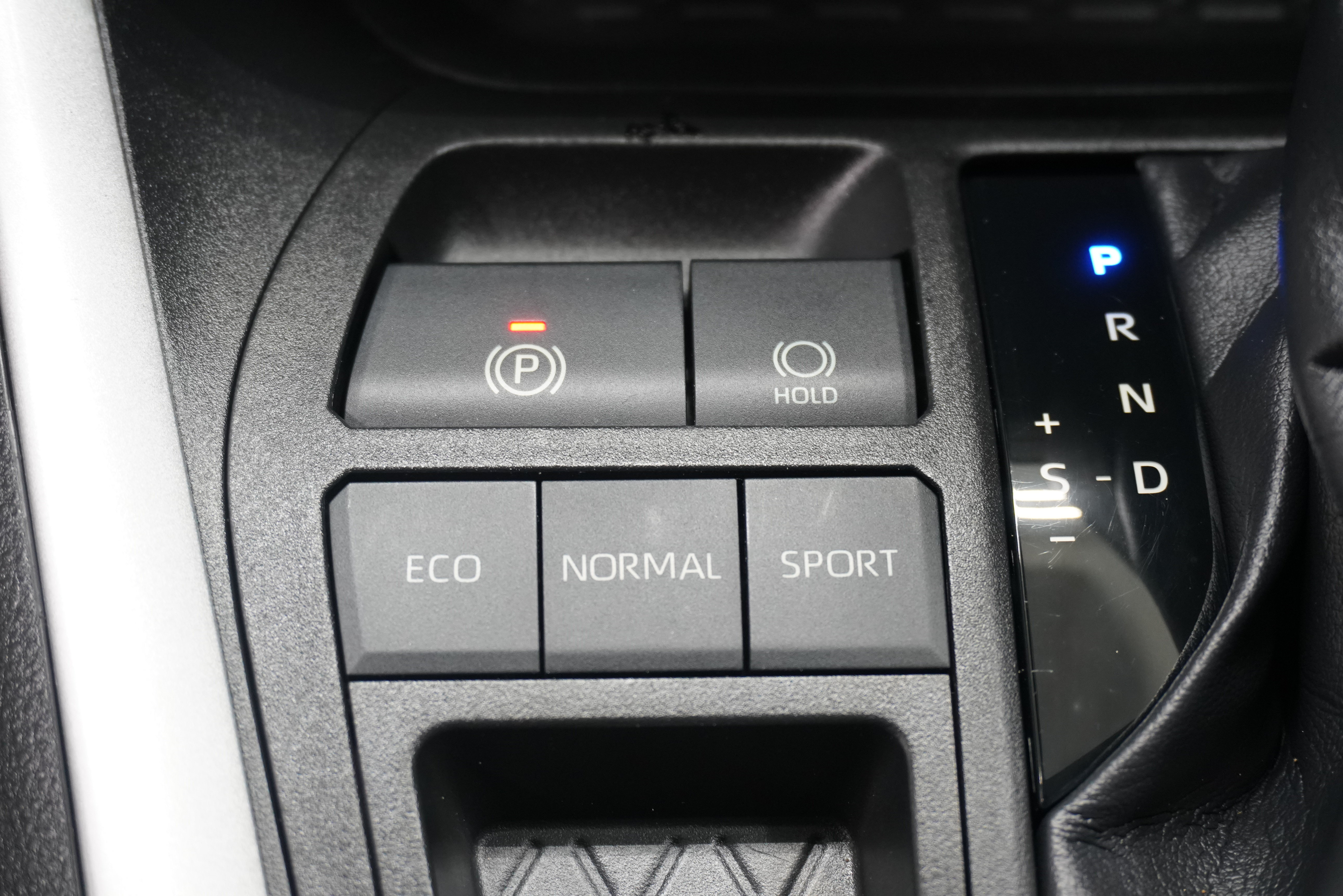 Used 2021 Toyota RAV4 XLE Premium FWD image 22