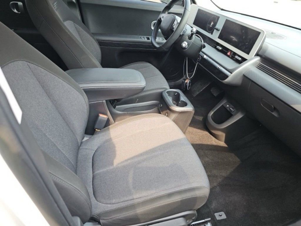 Used 2023 Hyundai Ioniq 5 SE image 3
