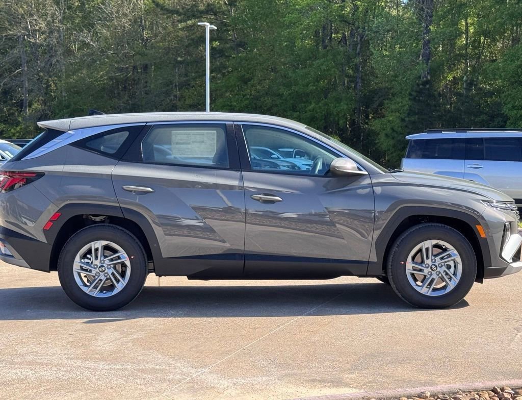 New 2026 Hyundai Tucson SE image 8