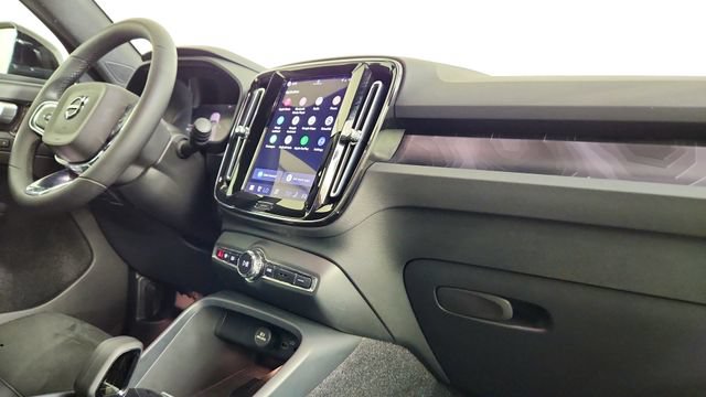 Certified 2023 Volvo C40 P8 Recharge Ultimate AWD/4WD image 34