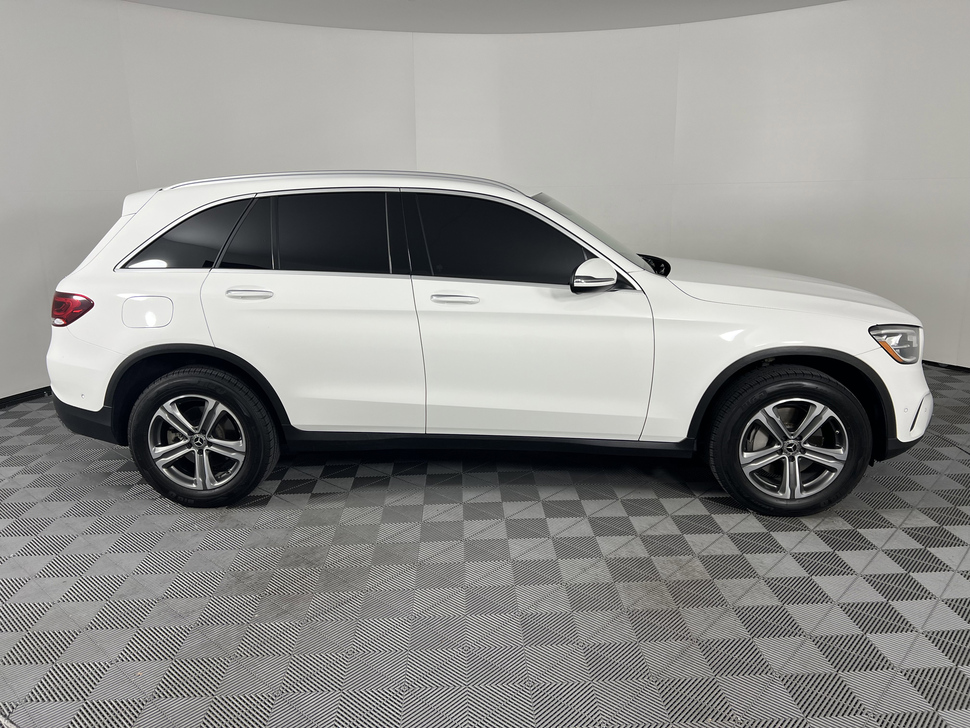 Used 2021 Mercedes-Benz GLC 300 4MATIC image 13