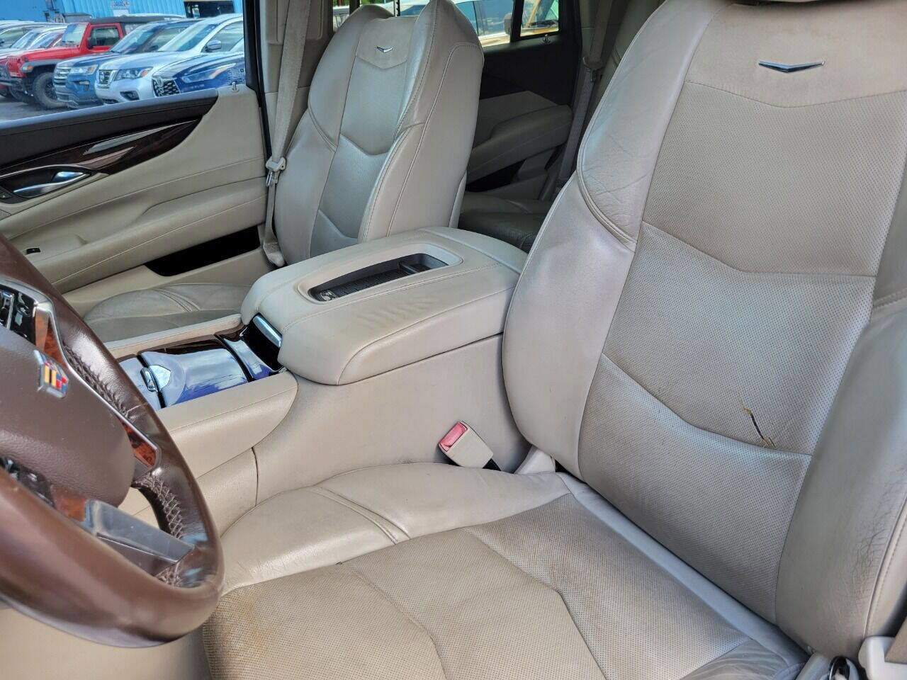 Used 2015 Cadillac Escalade Luxury RWD image 18