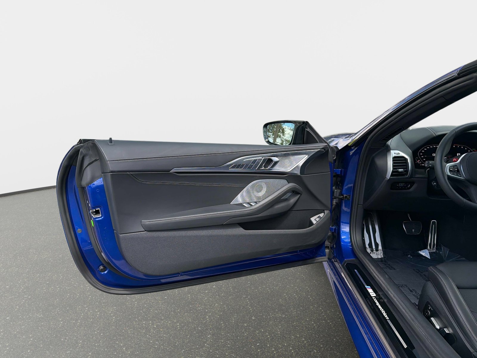 Used 2025 BMW M8 Competition w/ M Carbon Exterior Package image 27