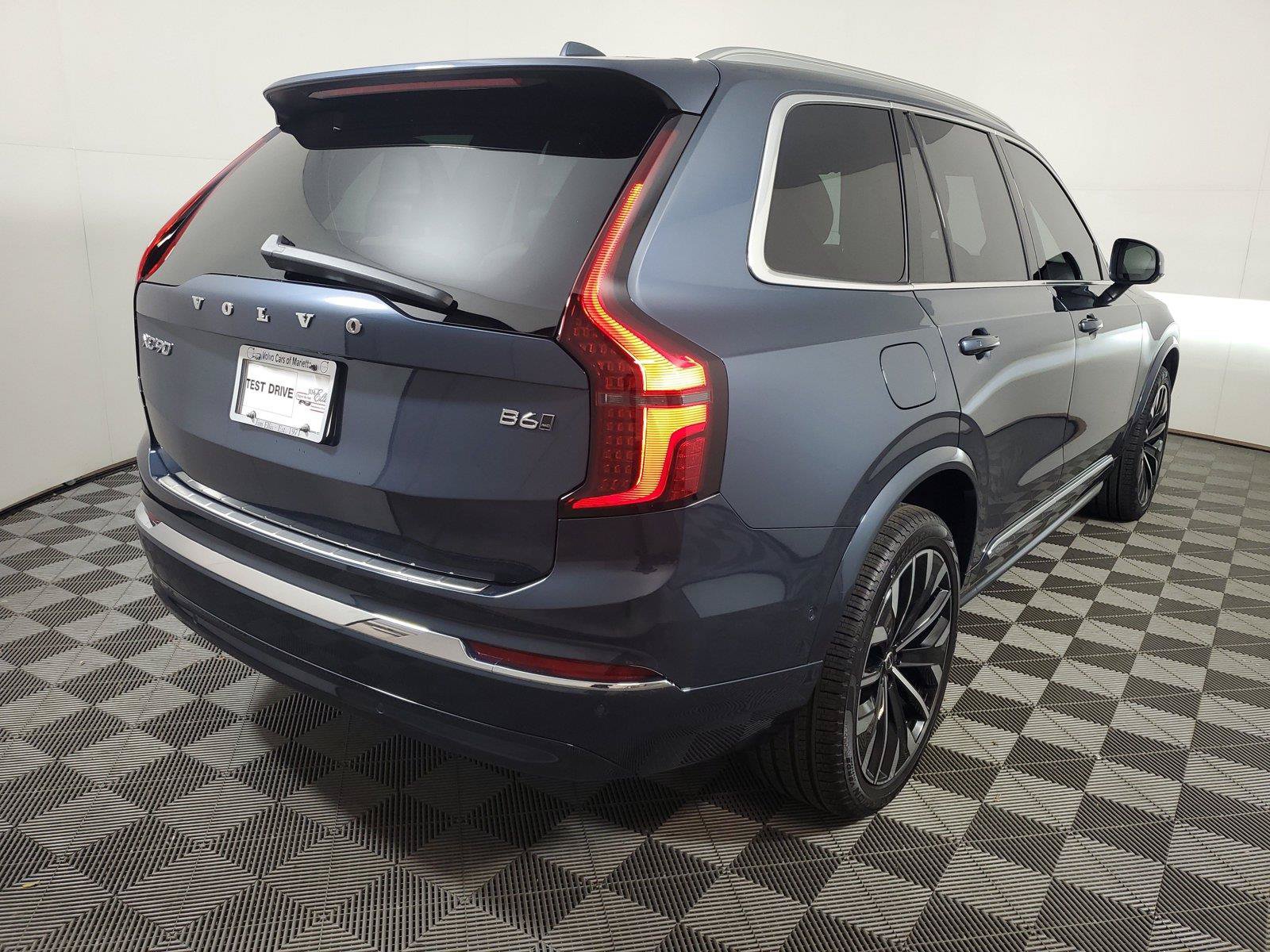 Certified 2026 Volvo XC90 B6 Plus w/ Protection Package Premier AWD/4WD image 6