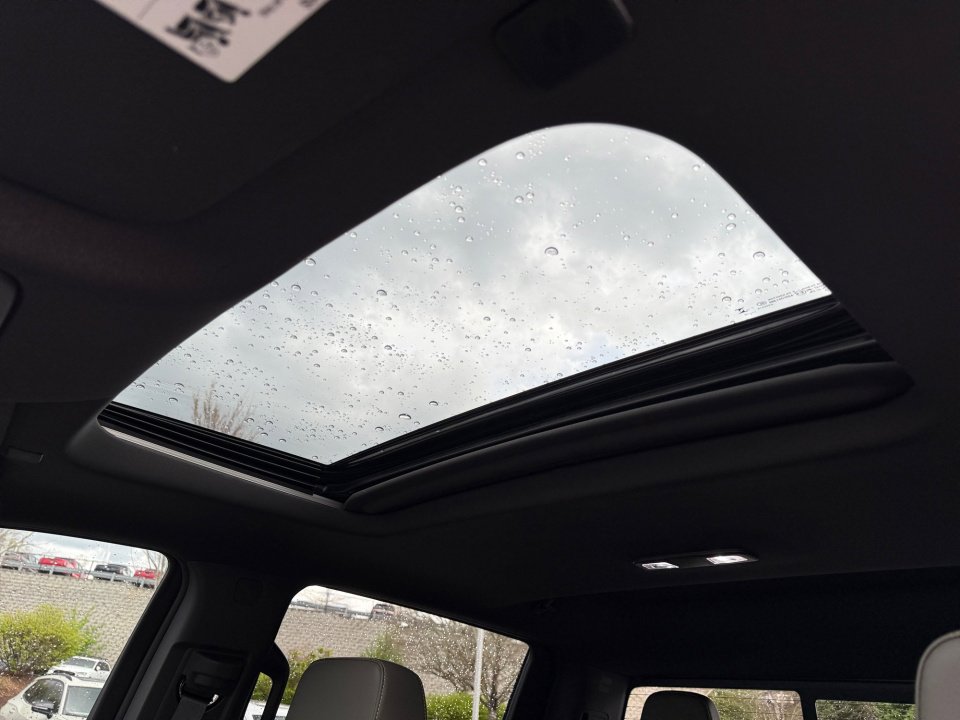 Used 2025 Chevrolet Silverado 1500 ZR2 w/ Technology Package image 21