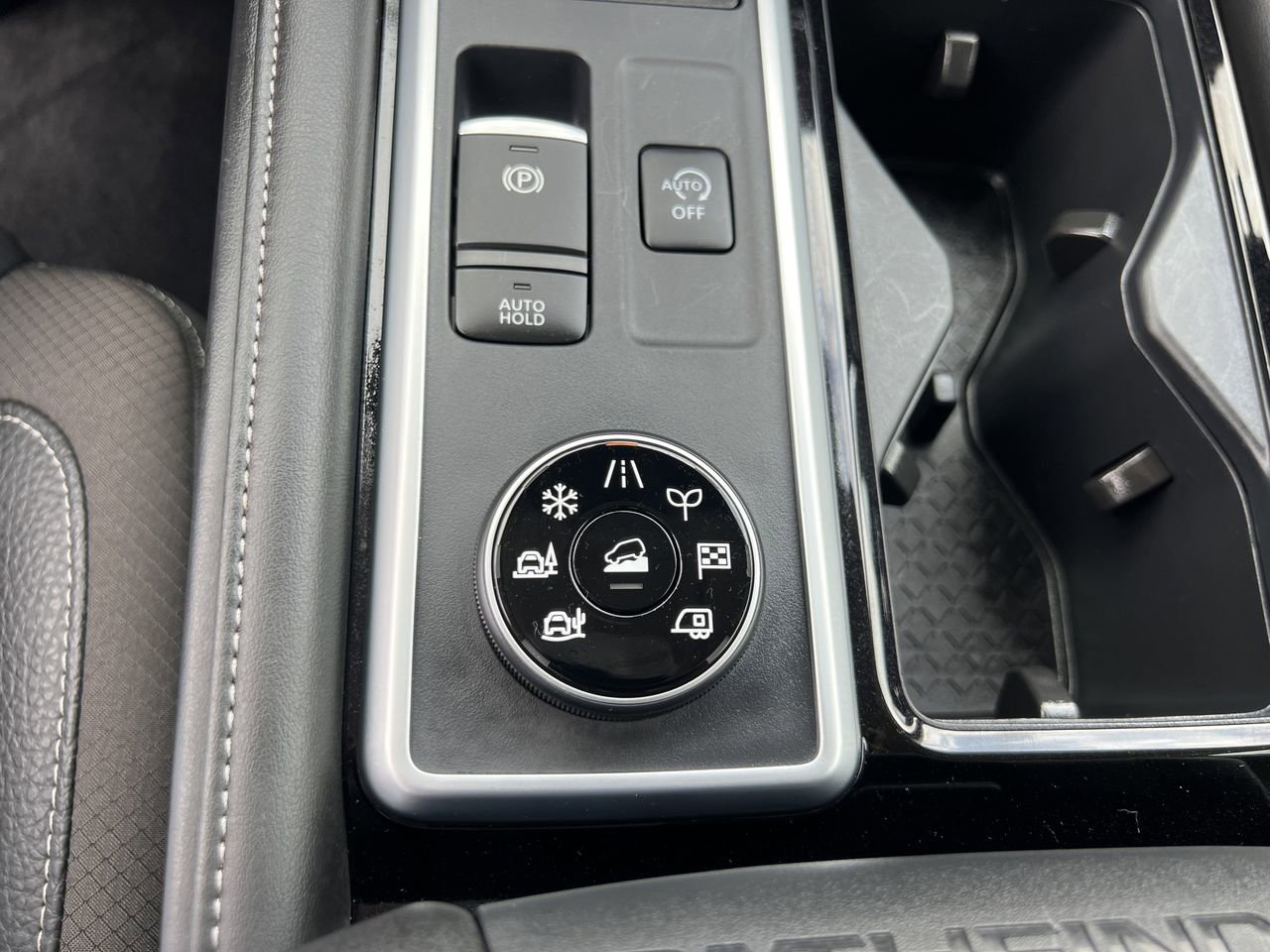 Certified 2025 Nissan Pathfinder SL AWD/4WD image 17