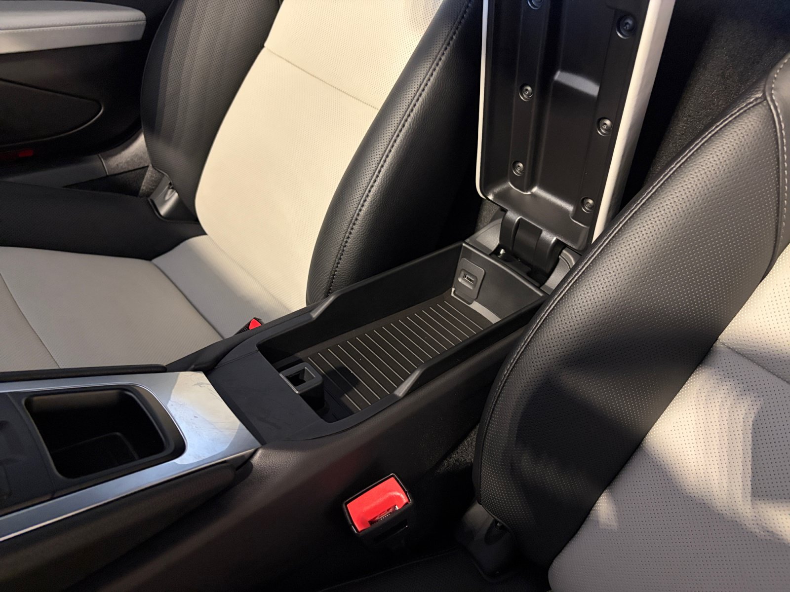 Certified 2025 Porsche 718 Cayman RWD image 35
