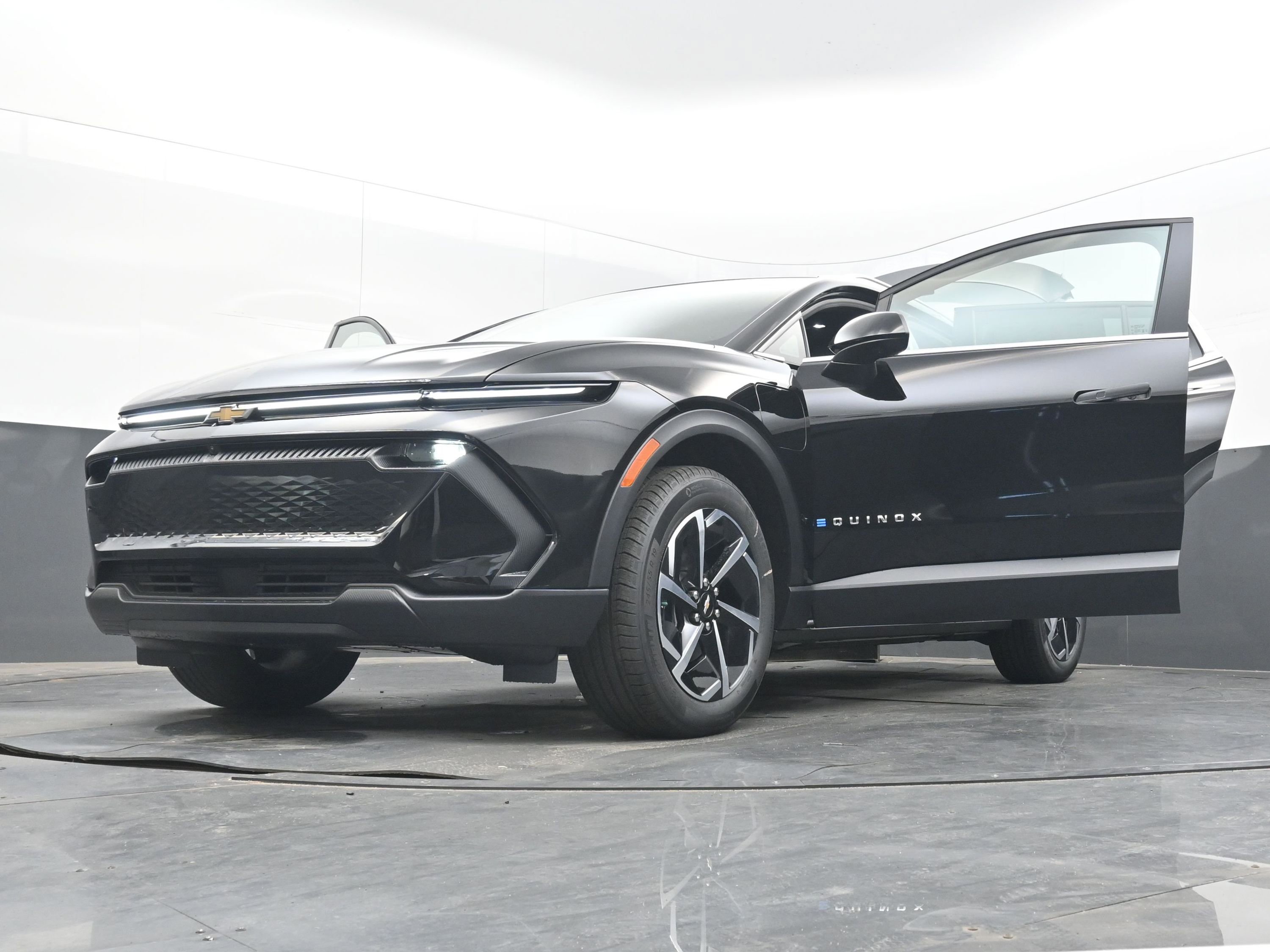 New 2026 Chevrolet Equinox EV LT image 41