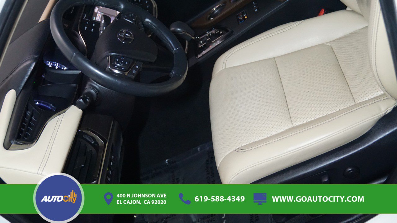 Used 2017 Toyota Avalon Limited w/ Carpet Mat Package FWD image 9