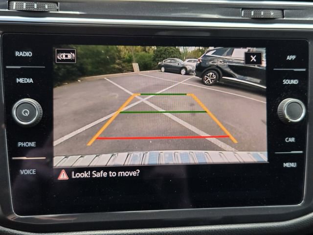 Used 2022 Volkswagen Tiguan SE image 21