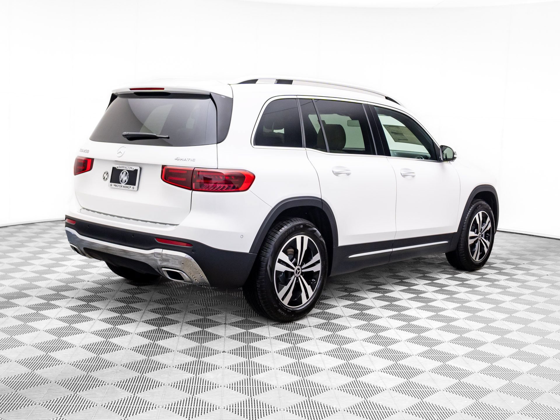 New 2026 Mercedes-Benz GLB 250 4MATIC image 5