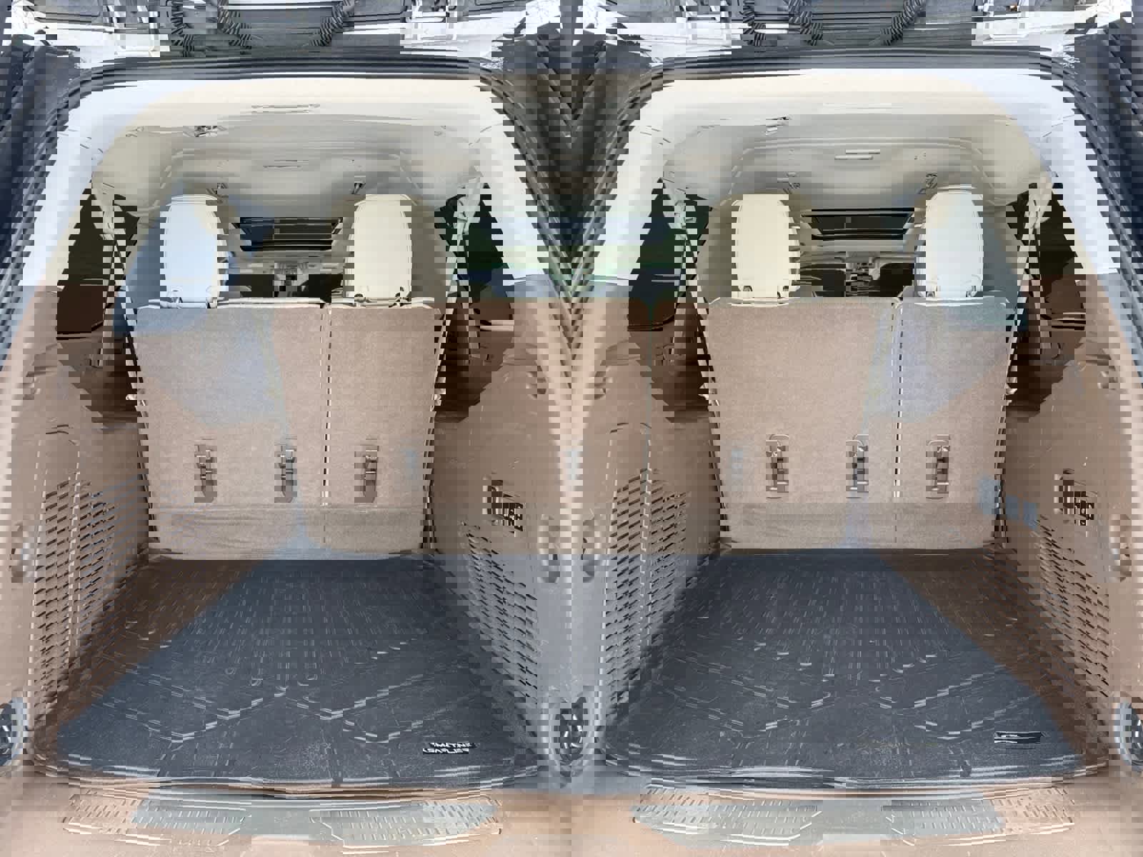 Used 2022 GMC Yukon XL Denali image 12