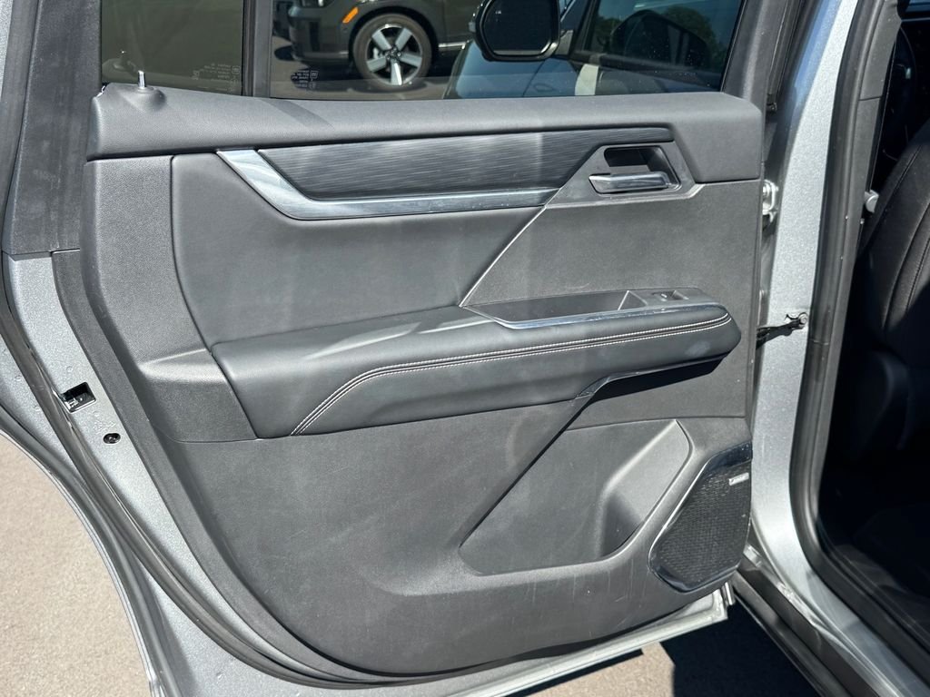Used 2025 GMC Acadia Elevation FWD image 18