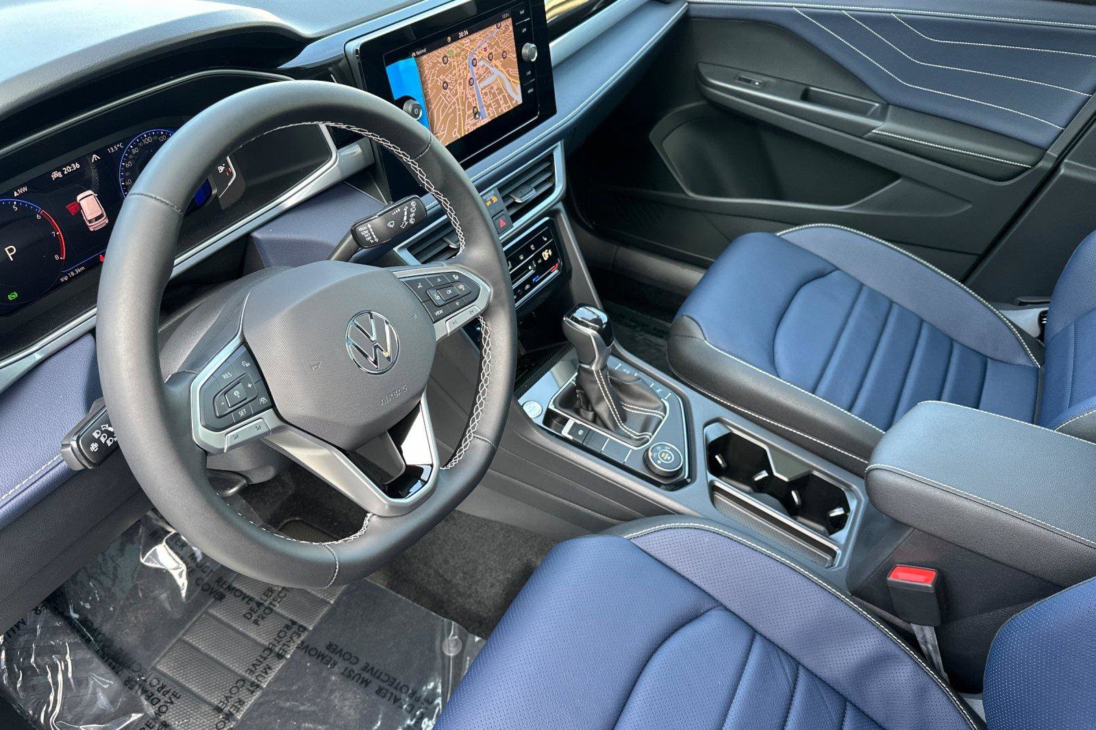 New 2026 Volkswagen Taos SEL image 9