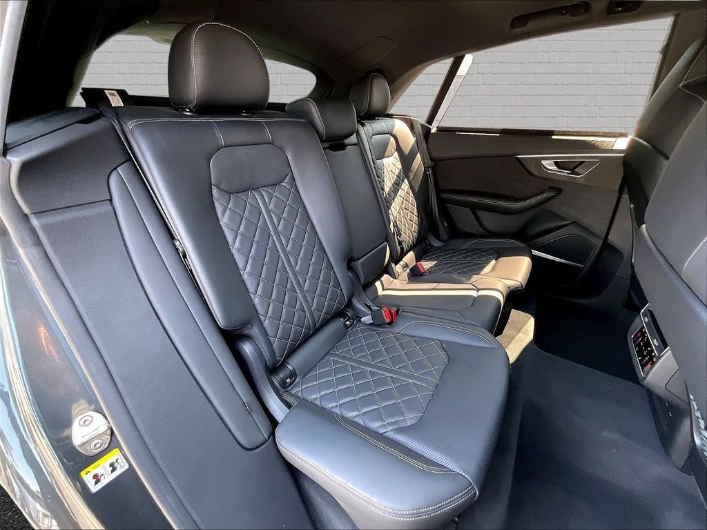 Used 2023 Audi SQ8 Prestige AWD/4WD image 21