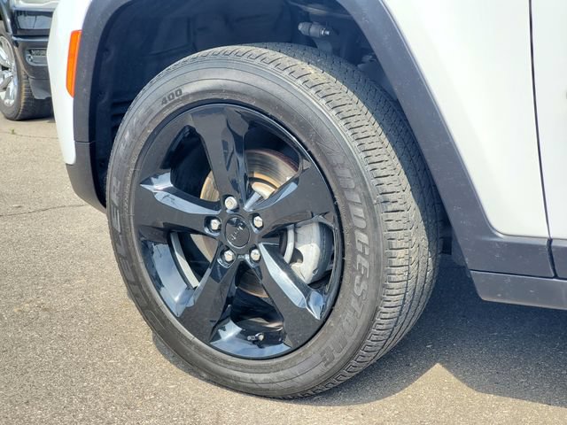 Certified 2023 Jeep Grand Cherokee Altitude AWD/4WD image 31