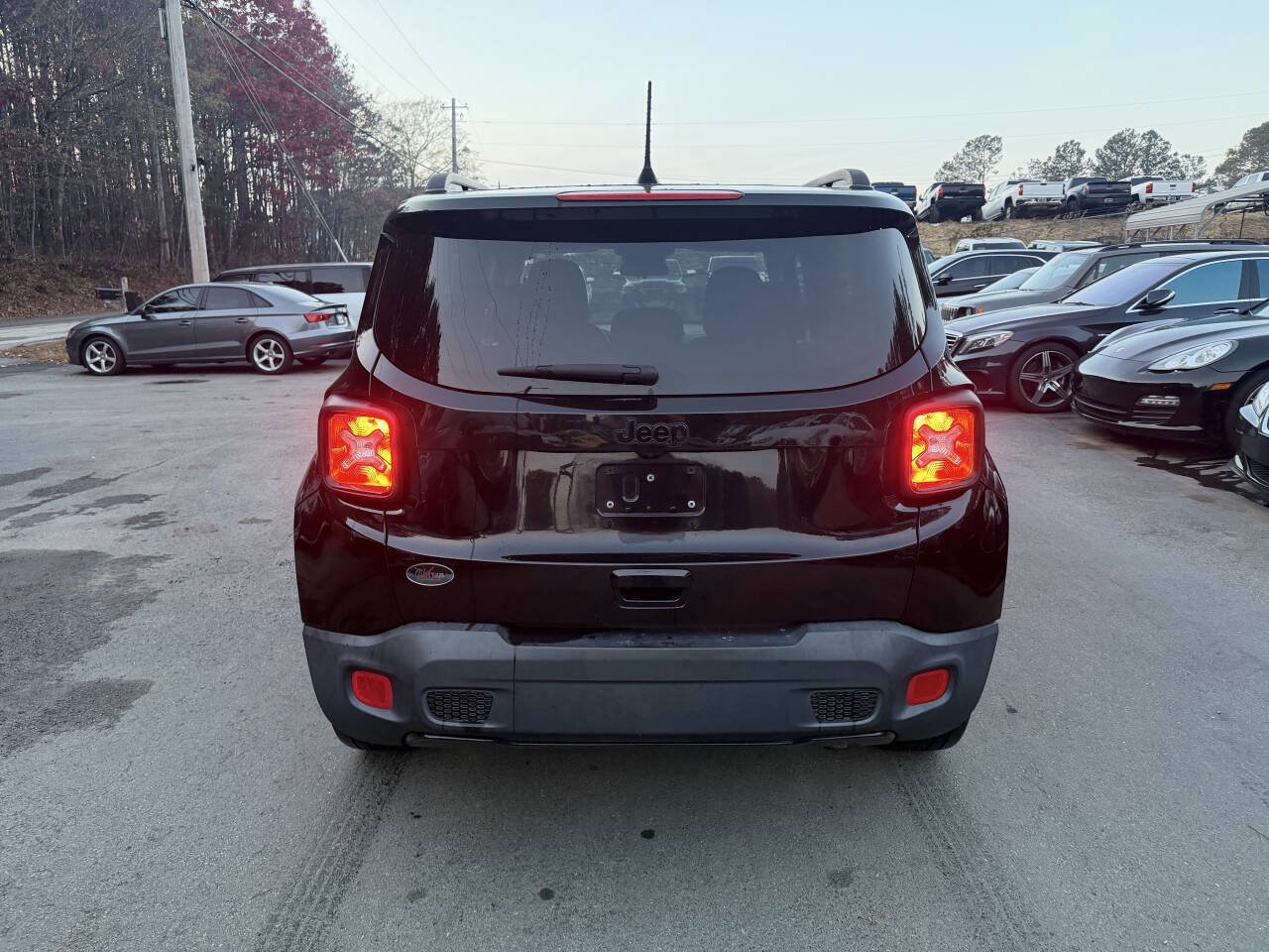 Used 2018 Jeep Renegade Altitude FWD image 6