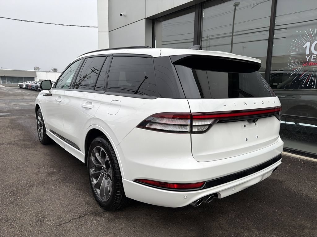 New 2025 Lincoln Aviator AWD w/ Jet Appearance Package image 2