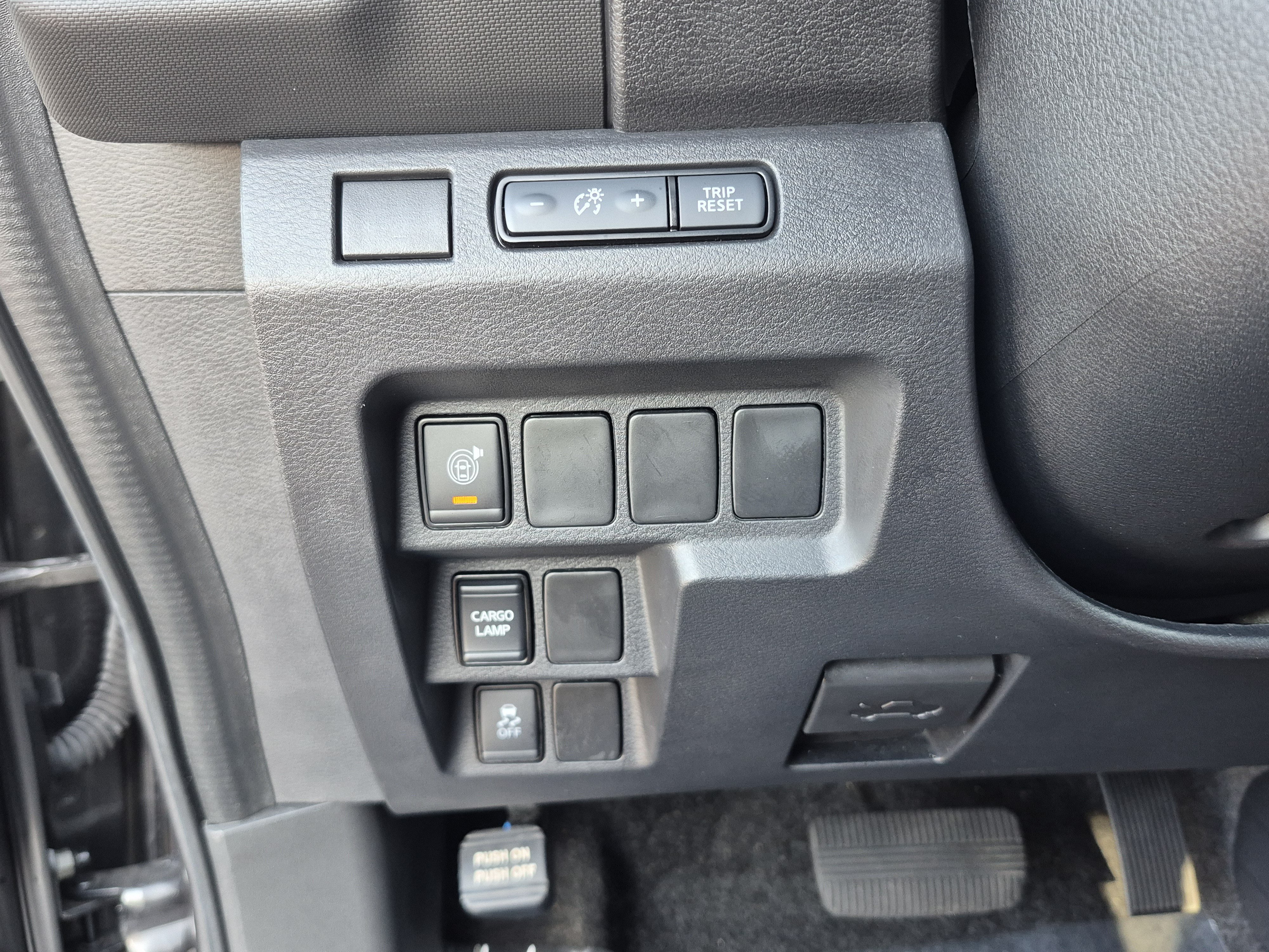 Used 2023 Nissan Frontier SV w/ Midnight Edition Package RWD image 28