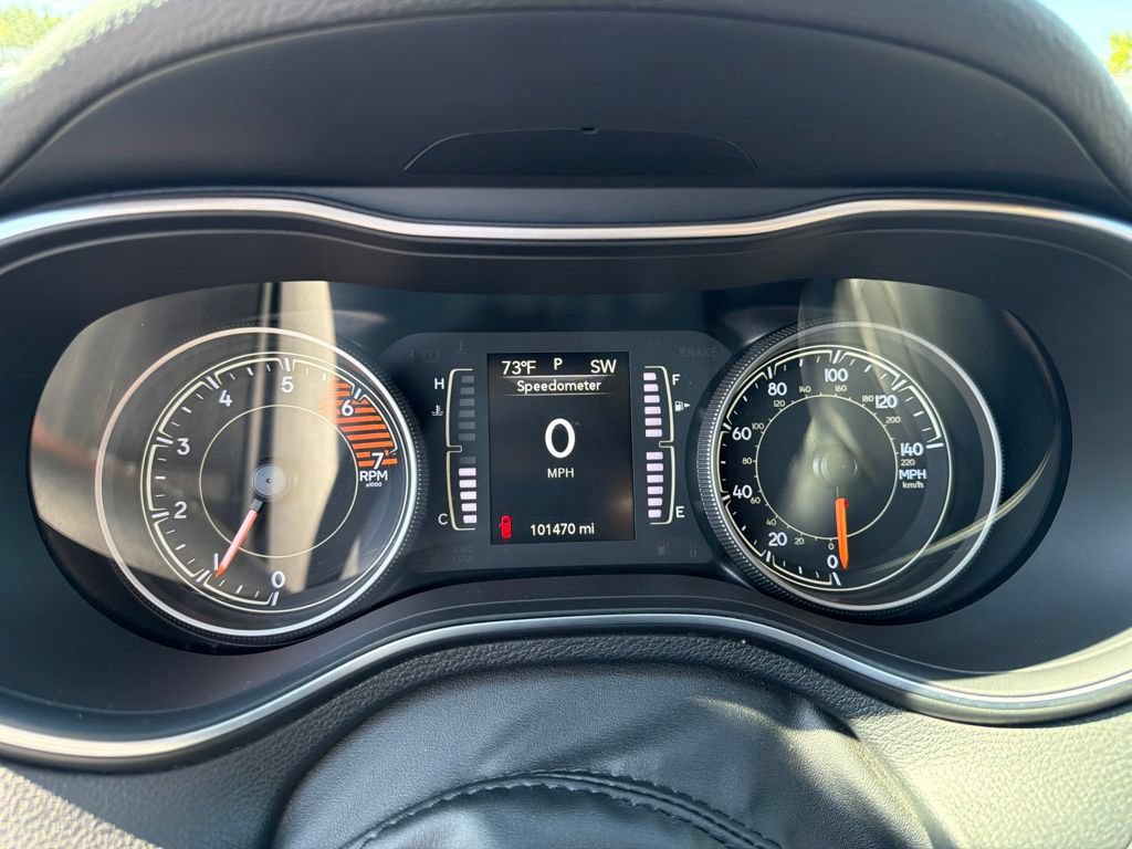 Used 2019 Jeep Cherokee Latitude Plus w/ Cold Weather Group AWD/4WD image 19