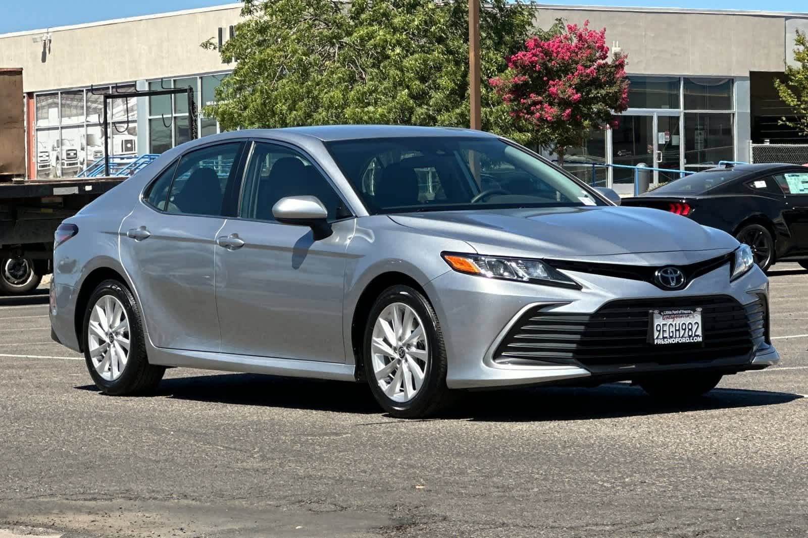 Used 2023 Toyota Camry LE FWD image 10