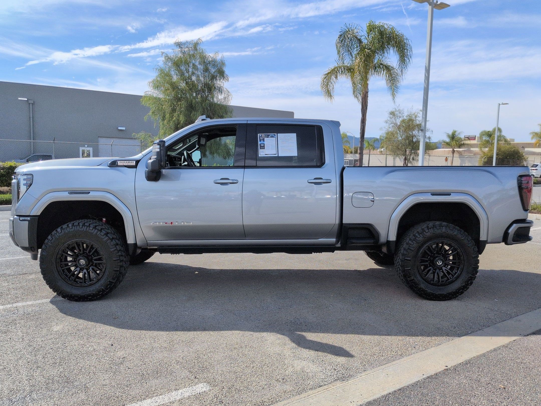 Used 2024 GMC Sierra 2500 AT4 w/ AT4 Premium Plus Package AWD/4WD image 7