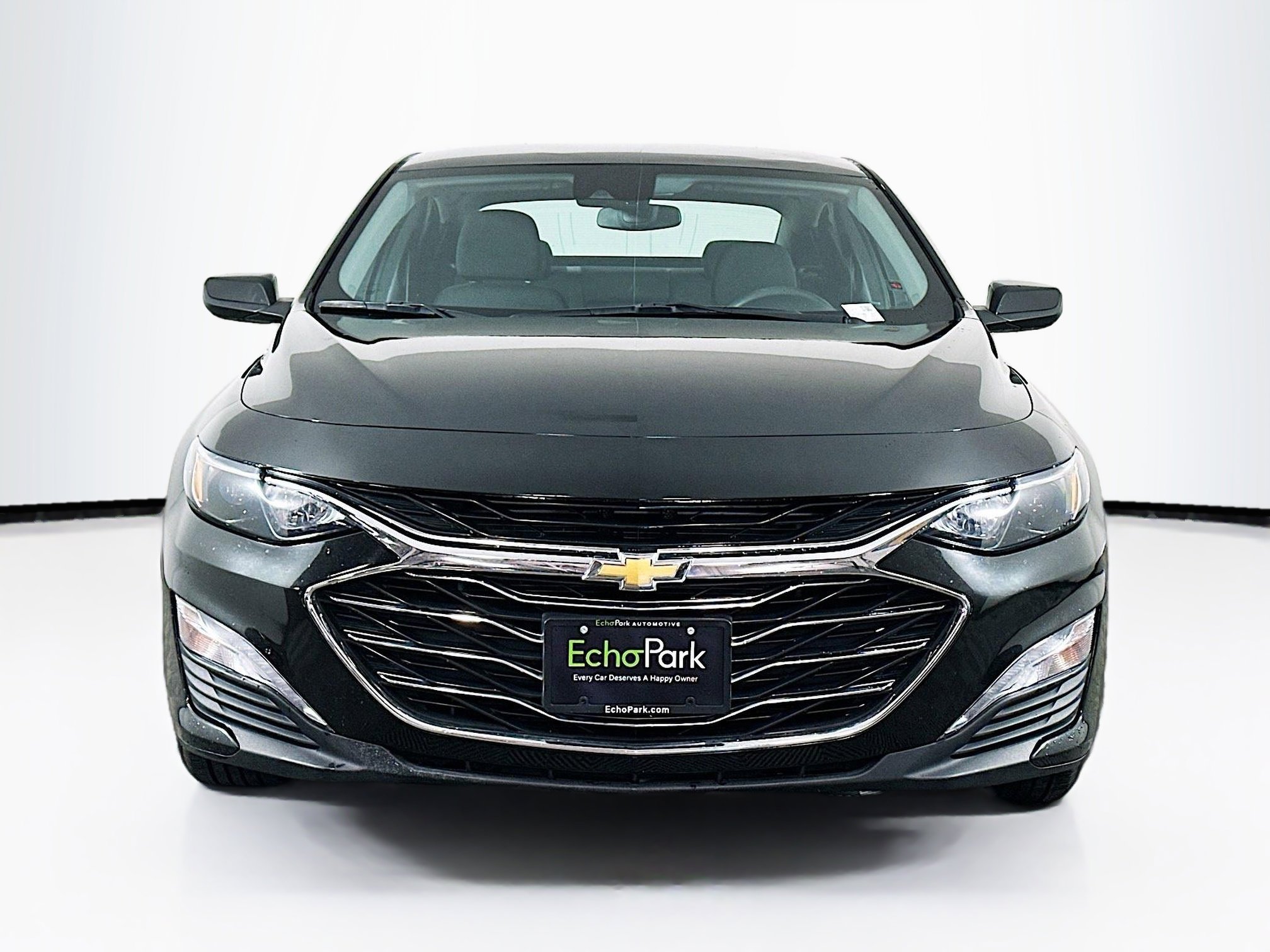Used 2023 Chevrolet Malibu LT w/ Driver Confidence Package image 2